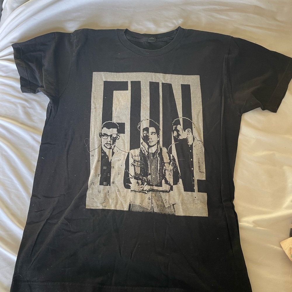 Fun. Black graphic tee - M